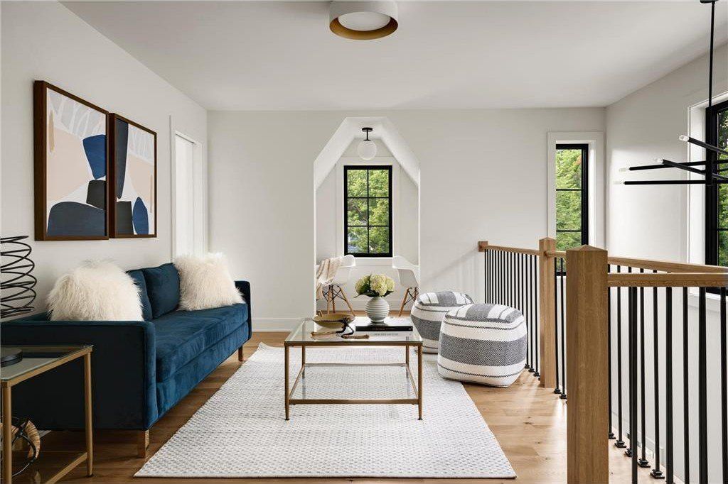 6908 Paiute Circle. Edina, MN 55439