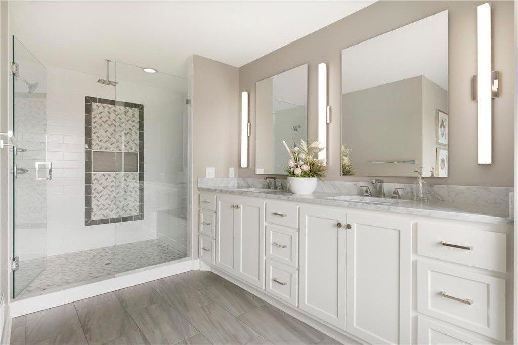 18780 Minnetonka Boulevard. Deephaven, MN 55391