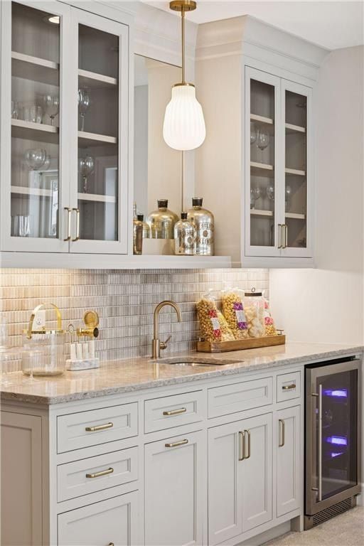 599 Harbor Court. Shoreview, MN 55126