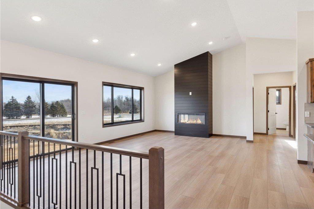 4582 Verde Valley Road Nw. Oak Grove, MN 55303