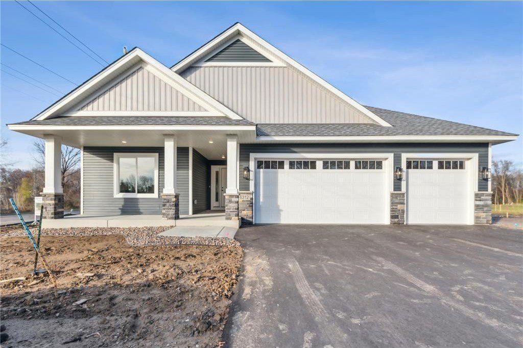 6366 Goodwin Lane. Wyoming, MN 55092