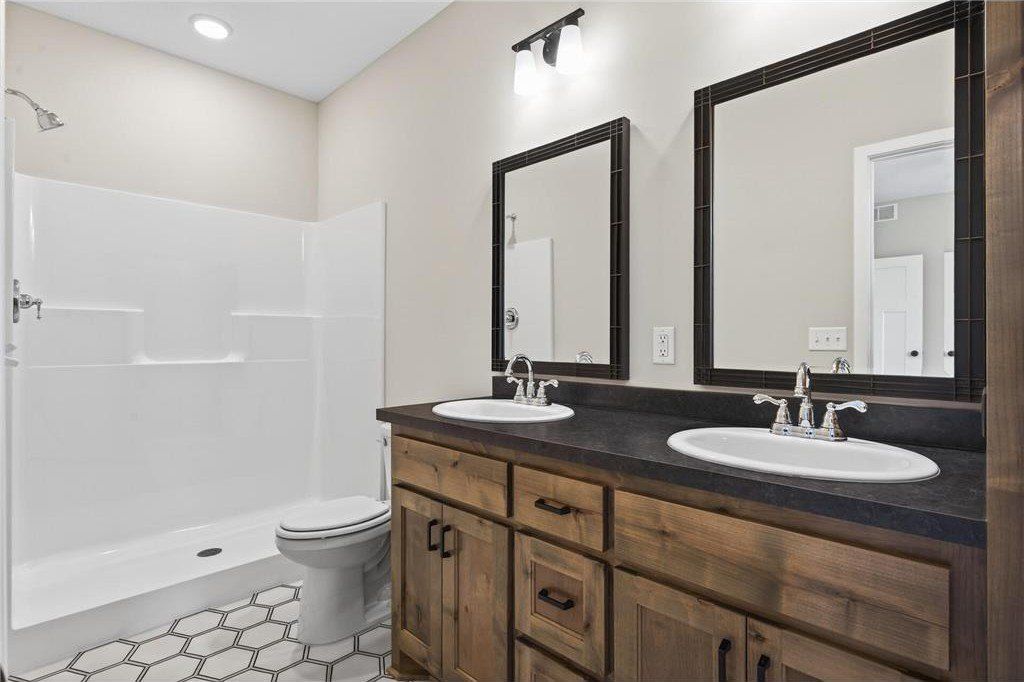 25850 Emerson Court. Wyoming, MN 55092