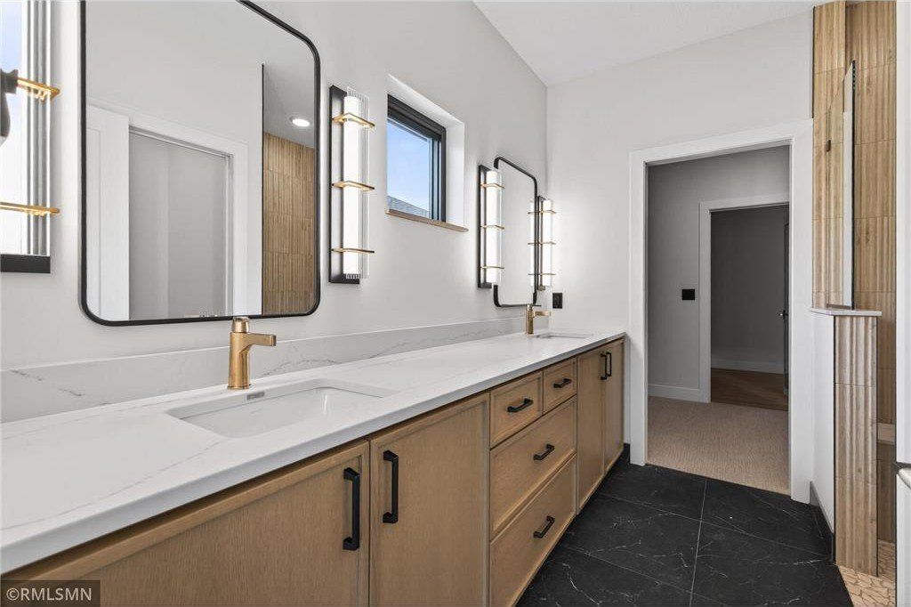 7743 146Th Terrace. Savage, MN 55378