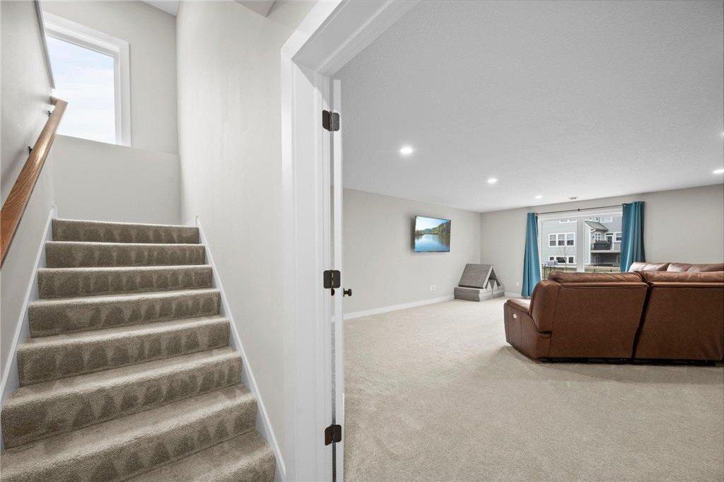 4237 Arbor Bay. Woodbury, MN 55129