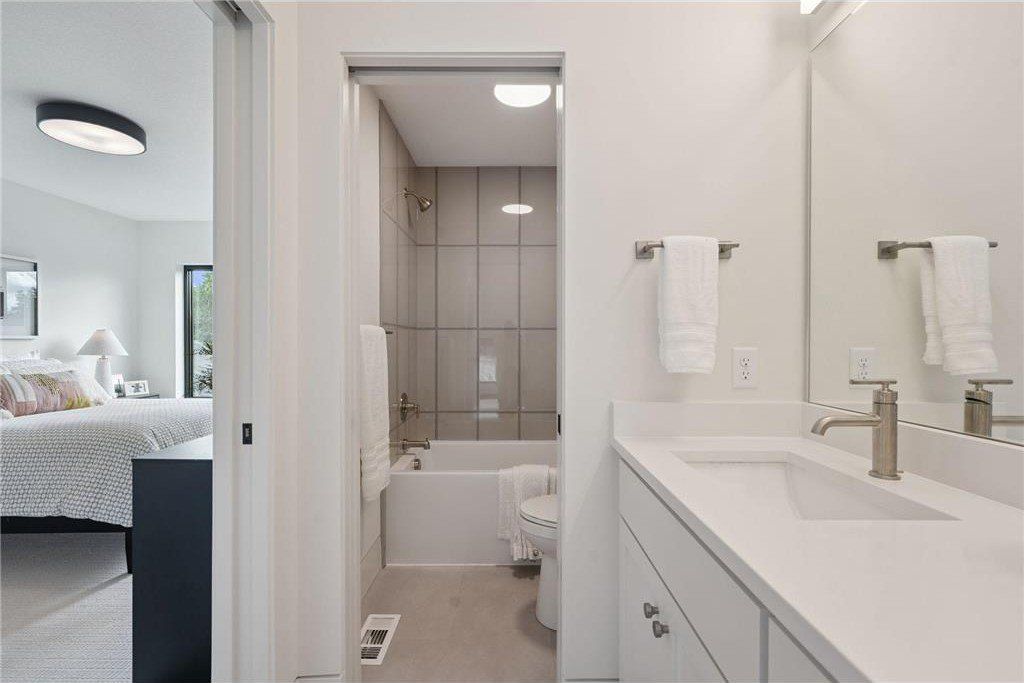 5250 Polaris Lane. Plymouth, MN 55446