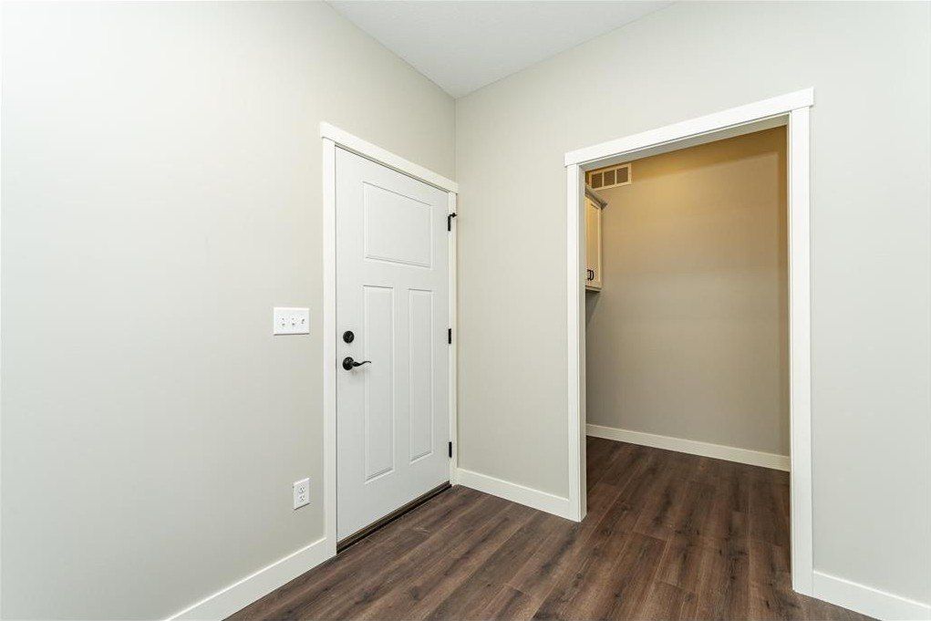 158 Sandstone Drive Nw. Eyota, MN 55934