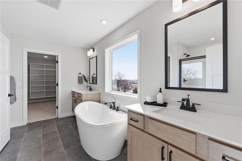 959 Yellowcrest Street Sw. Delano, MN 55328