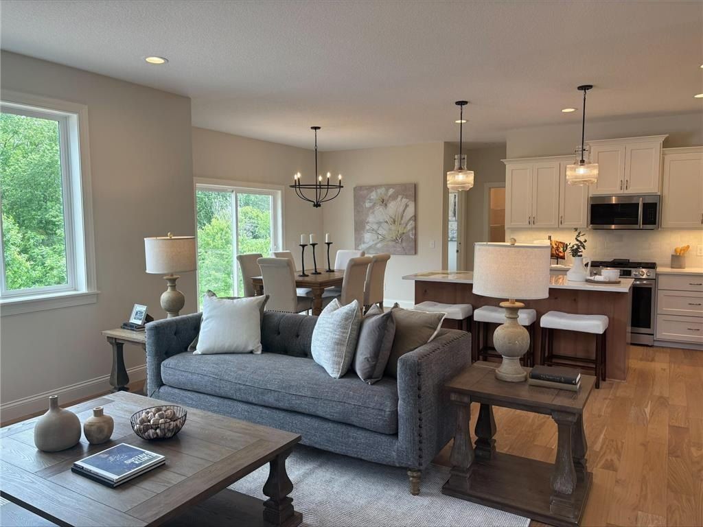 7164 Agate Trail. Inver Grove Heights, MN 55077