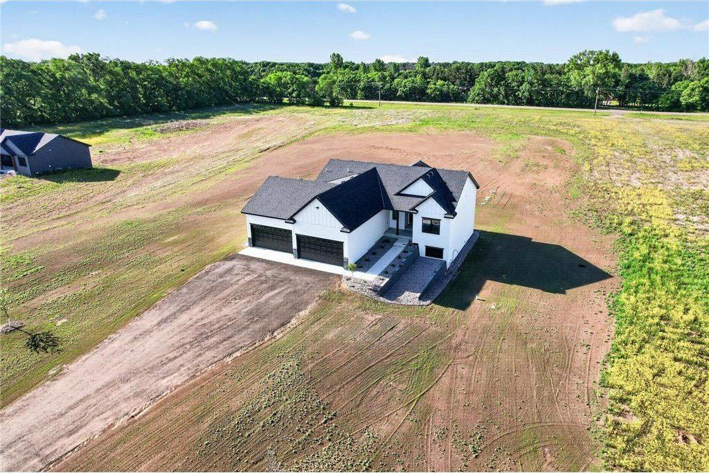 13437 295Th Avenue Nw. Princeton, MN 55371