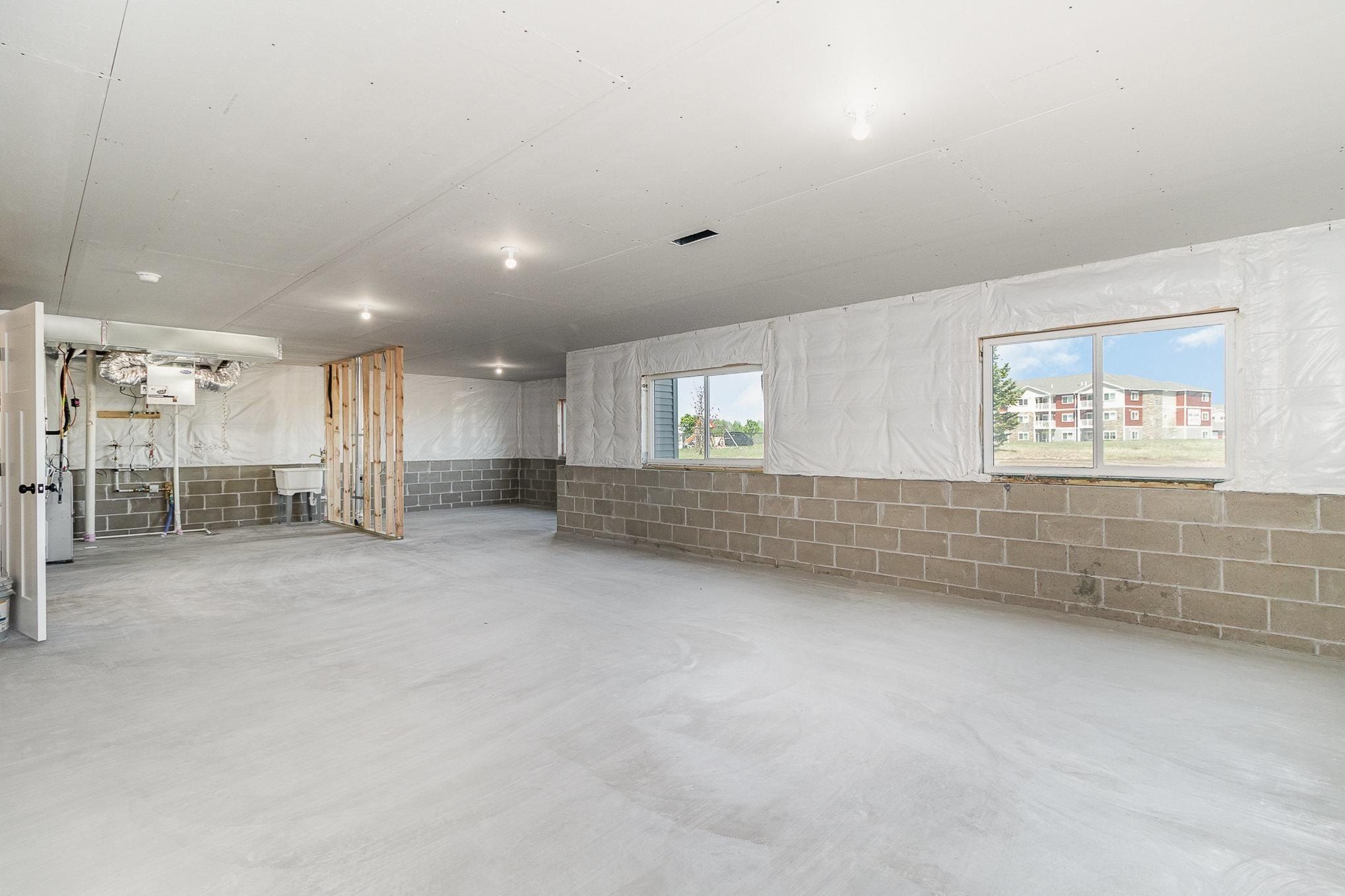 718 Margaret Lane Ne. Isanti, MN 55040