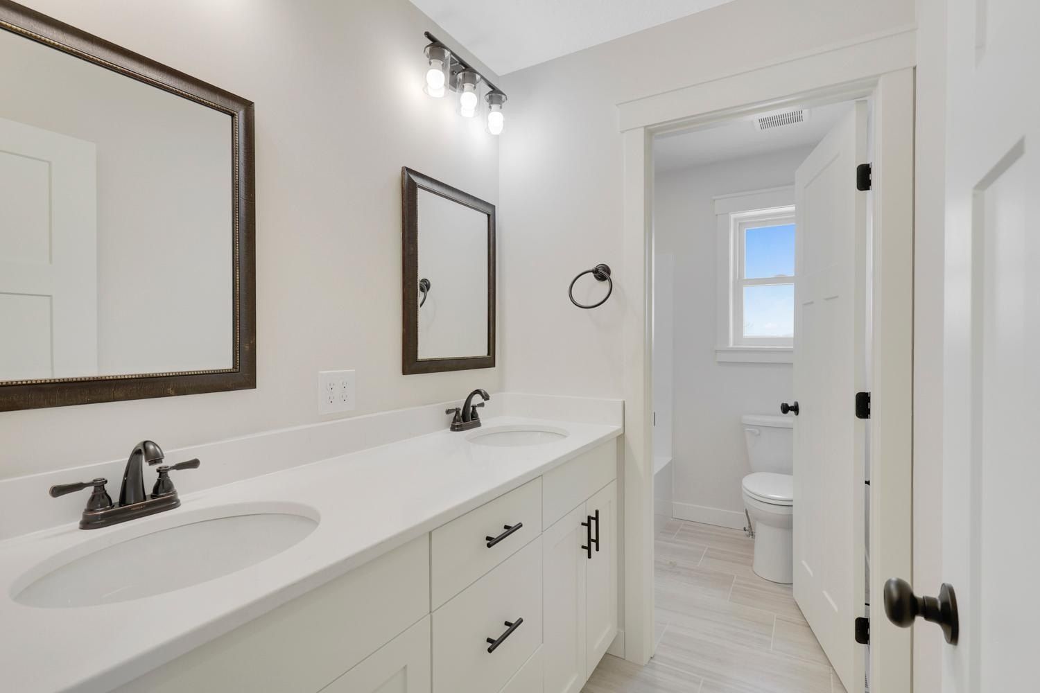 13702 Arrowhead Way. Rosemount, MN 55068