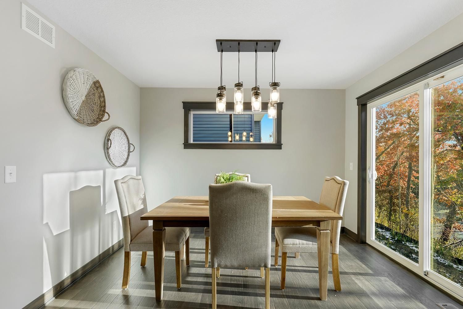 7827 Austin Path. Inver Grove Heights, MN 55077