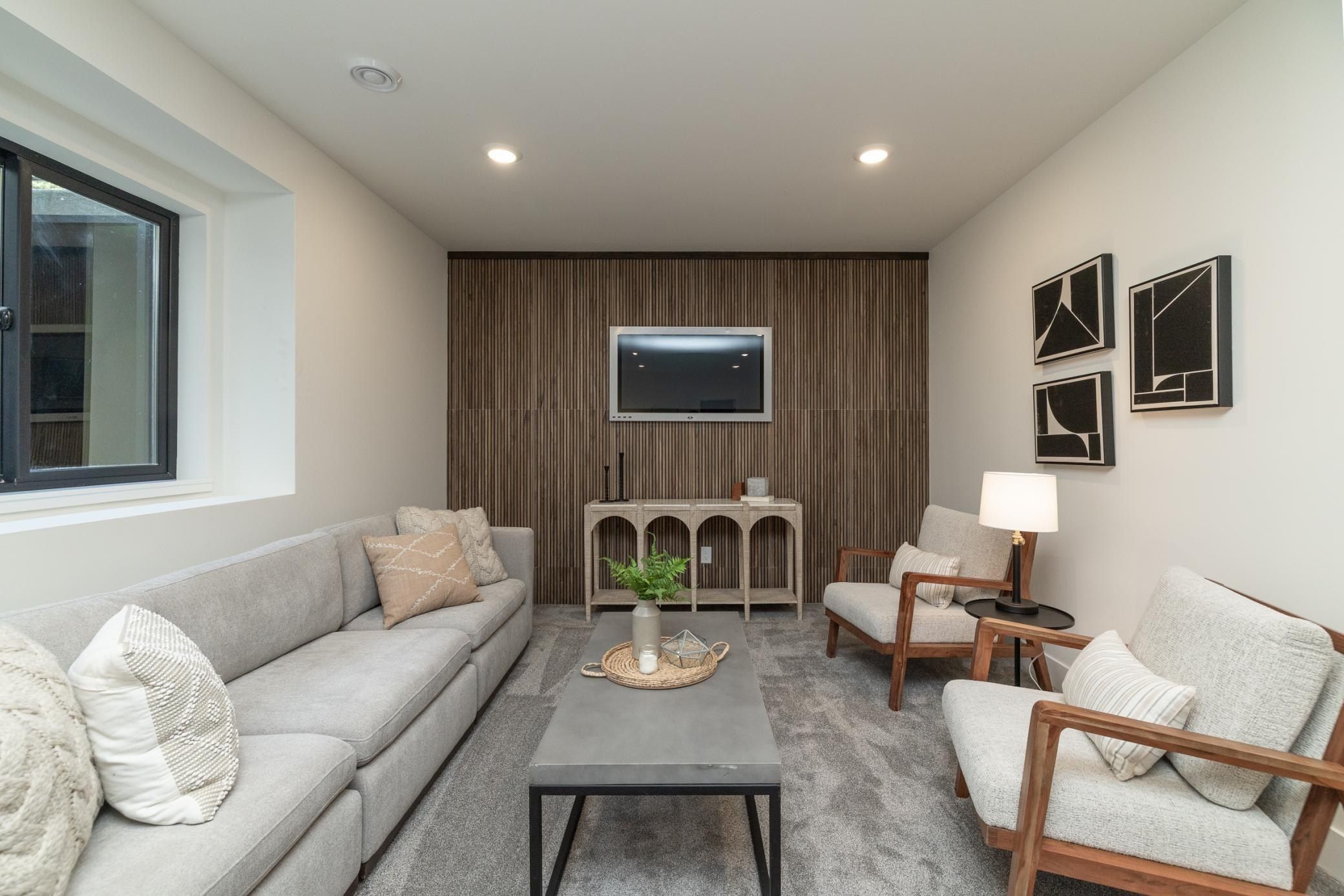 625 Ivy Falls Avenue. Mendota Heights, MN 55118