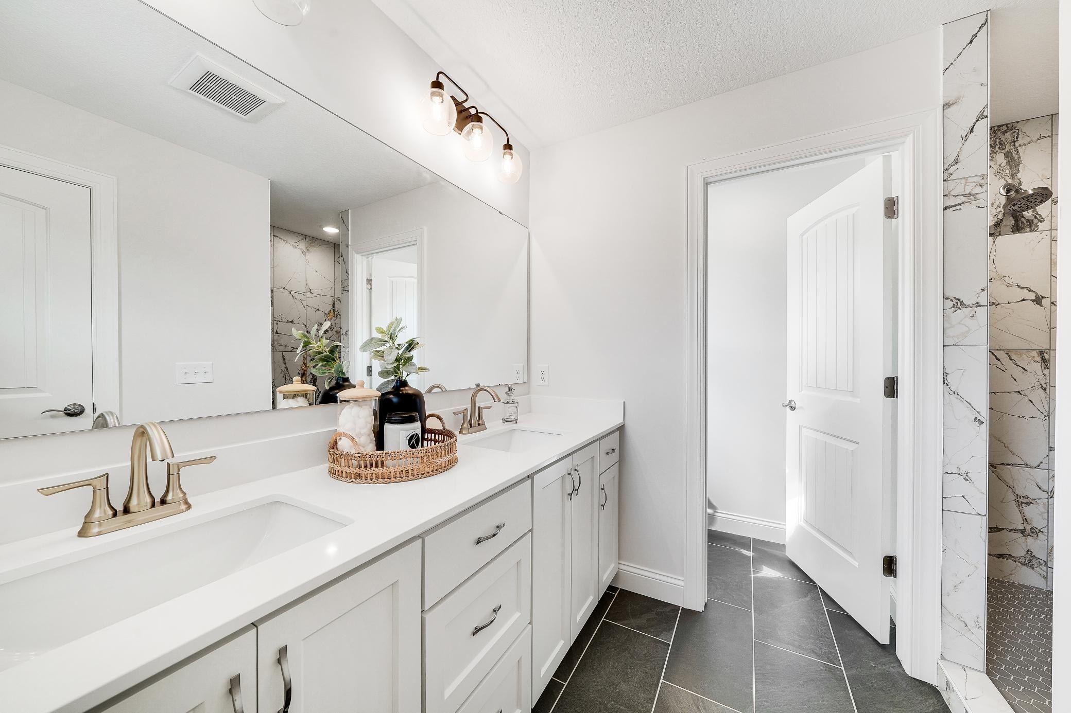 7195 Agate Trail. Inver Grove Heights, MN 55077