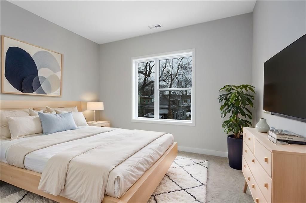 4523 Forest Avenue. Kansas City, MO 64110