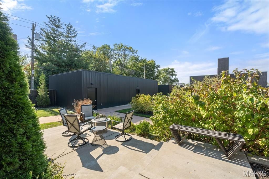3738 Olive Street. Saint Louis, MO 63108