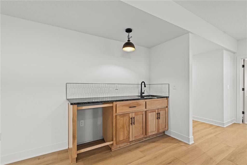 11808 E 231St Street. Peculiar, MO 64078