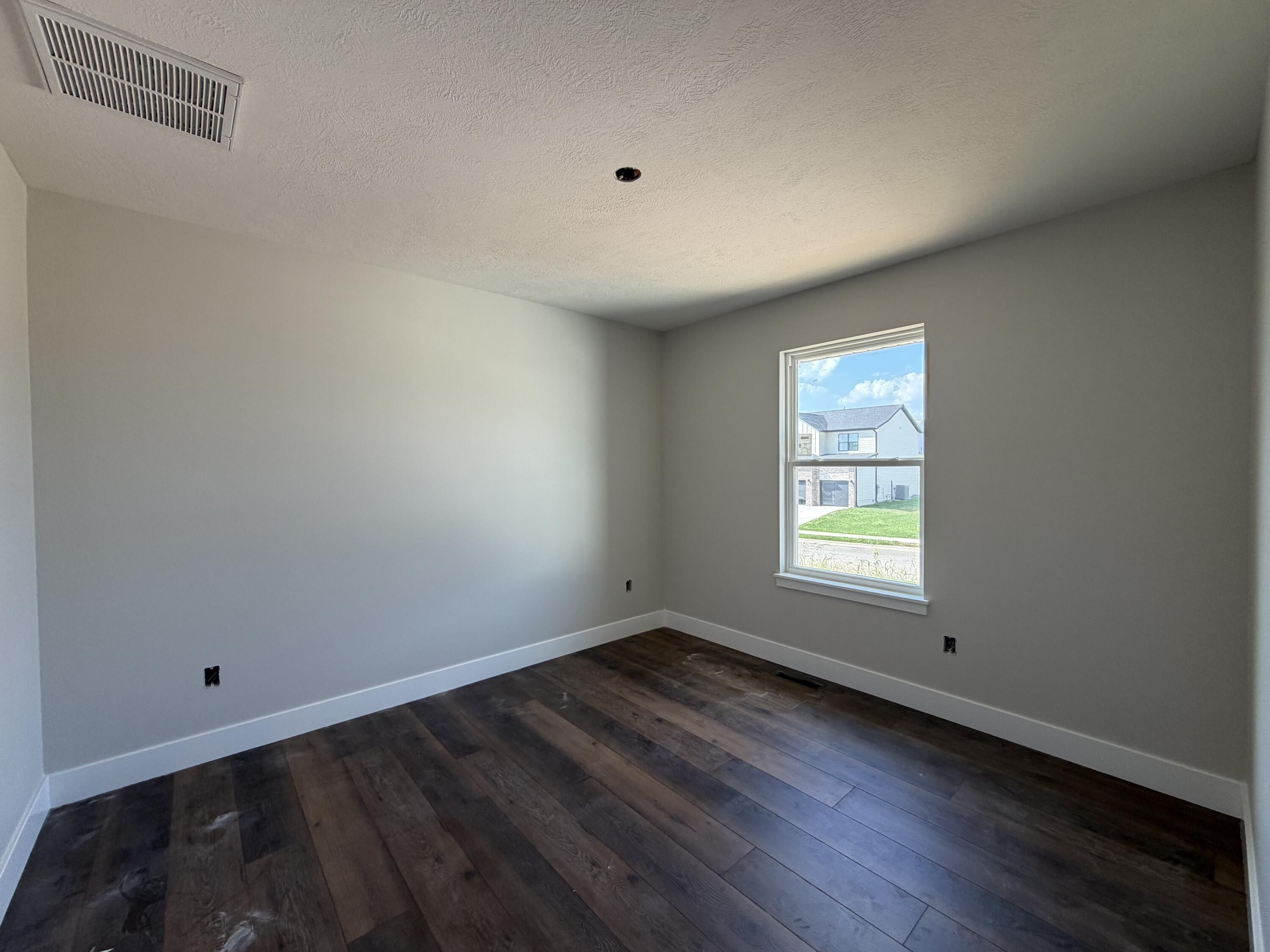 2612 W Pigeon Drive. Ozark, MO 65721