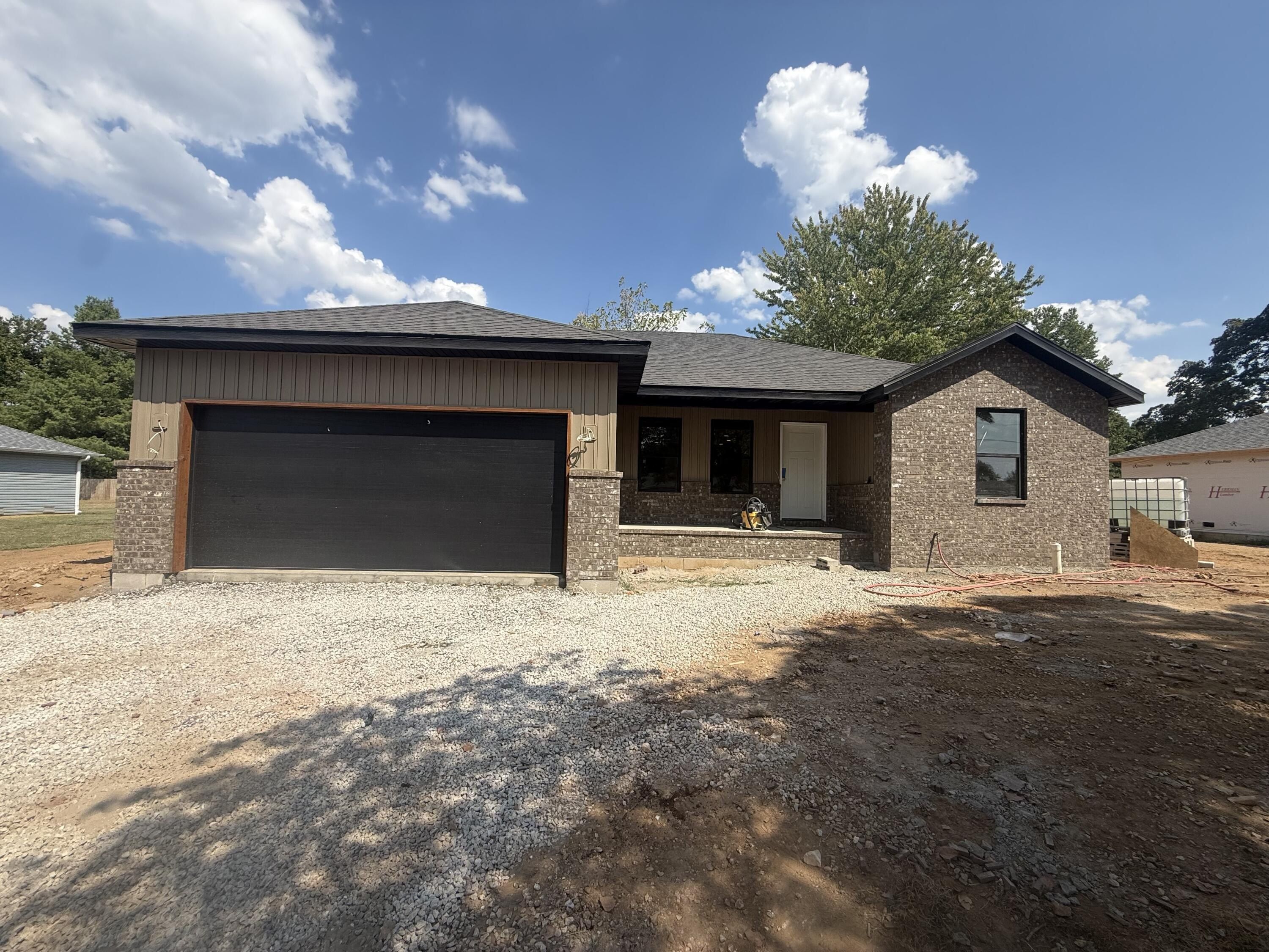 102 N Youngblood Avenue. Marionville, MO 65705