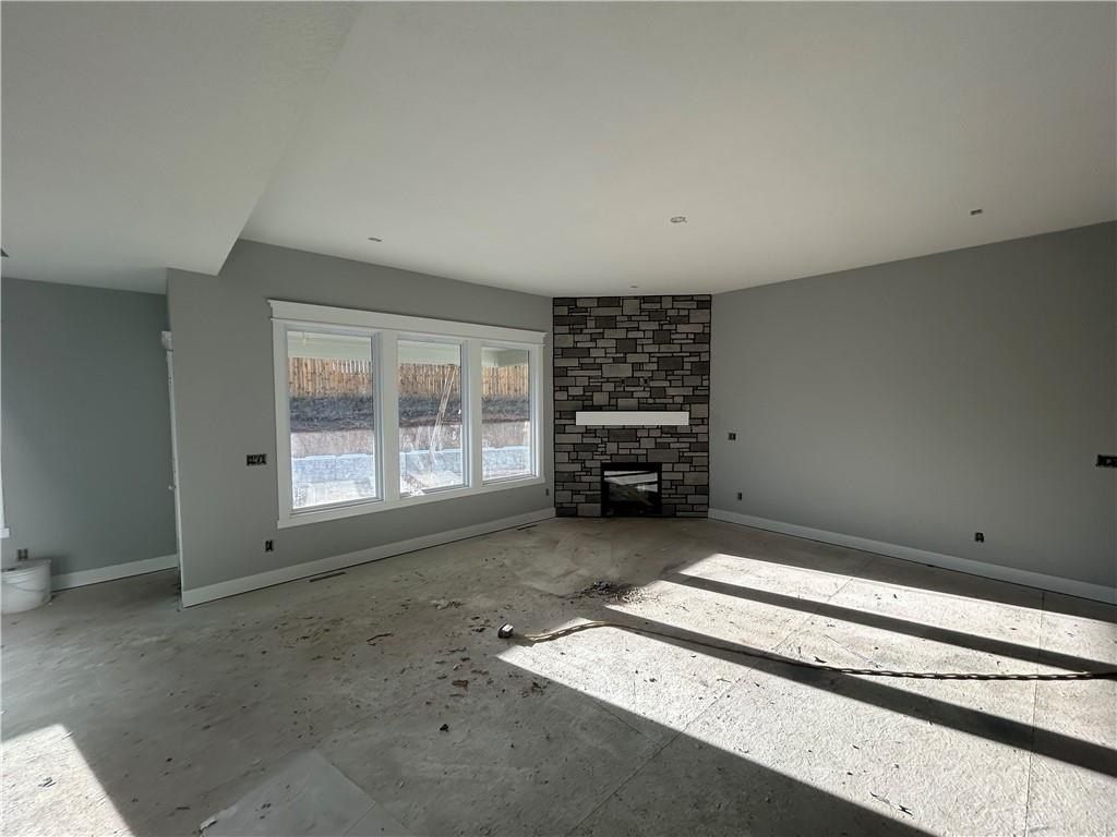 1917 Ridge Tree Drive. Pleasant Hill, MO 64080
