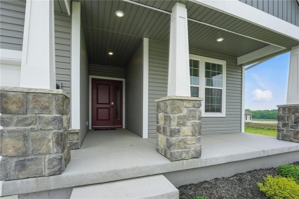 12606 S Parkwood Lane. Lees Summit, MO 64086