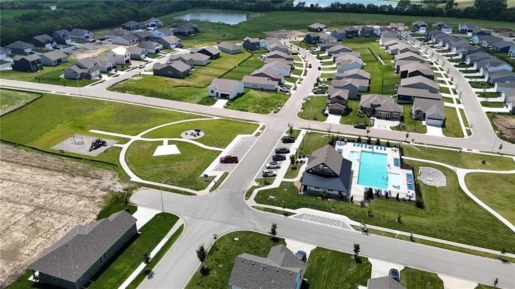 12608 S Parkwood Lane. Lees Summit, MO 64086