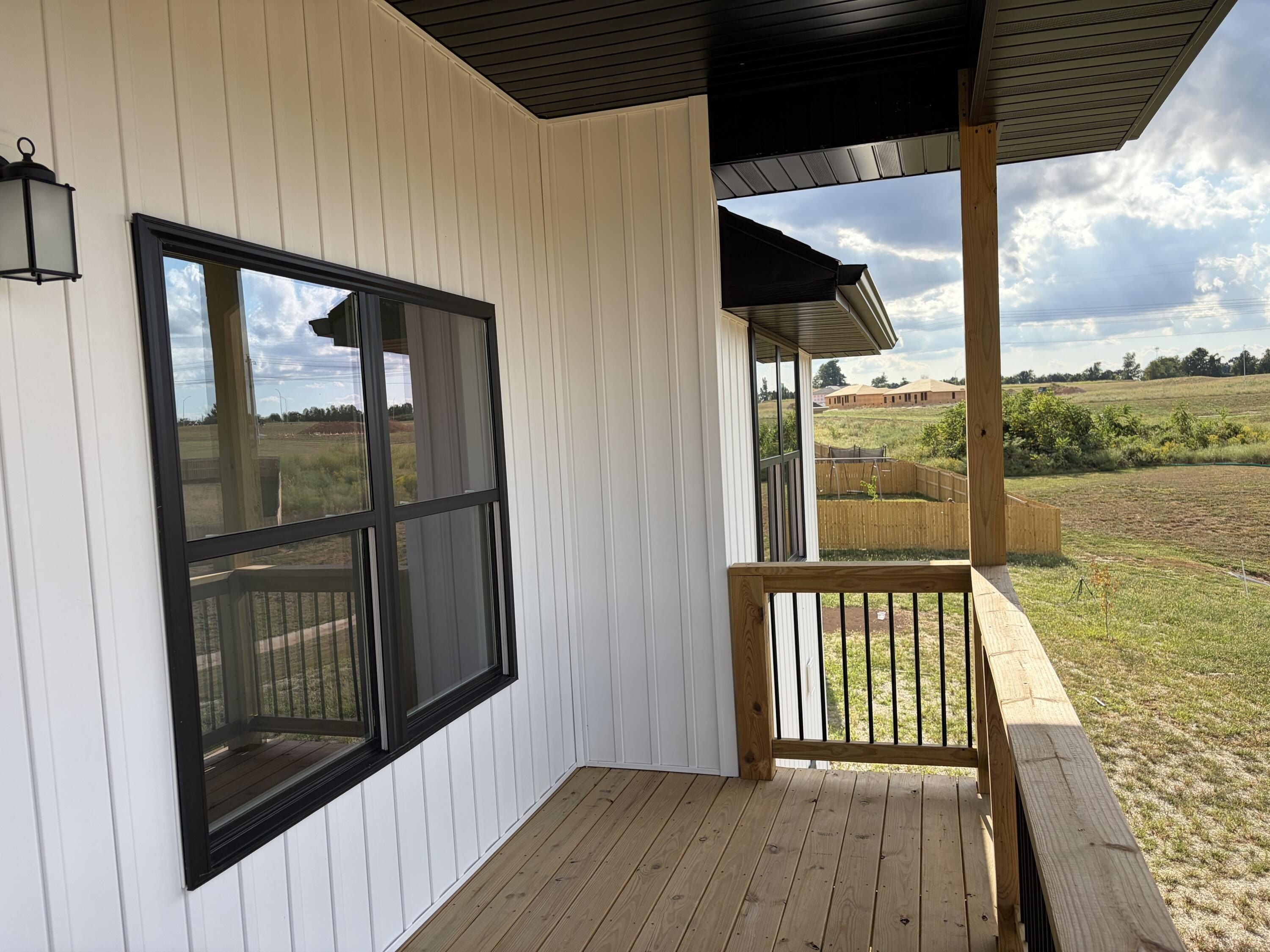 675 W Castor Loop. Nixa, MO 65714