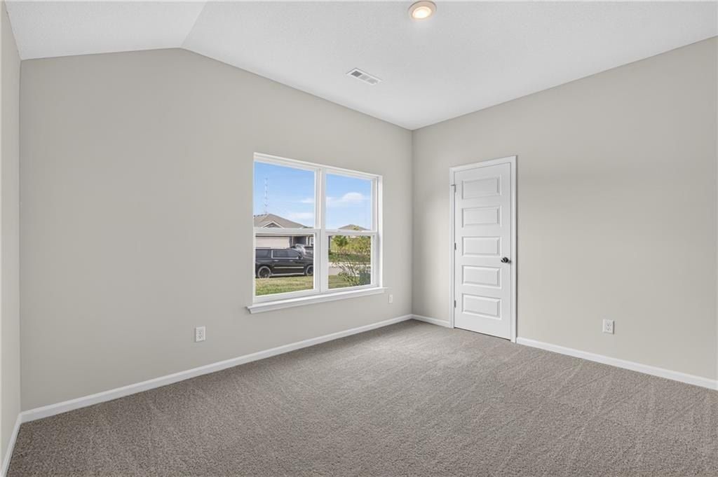 7908 Se 5Th Street. Blue Springs, MO 64014