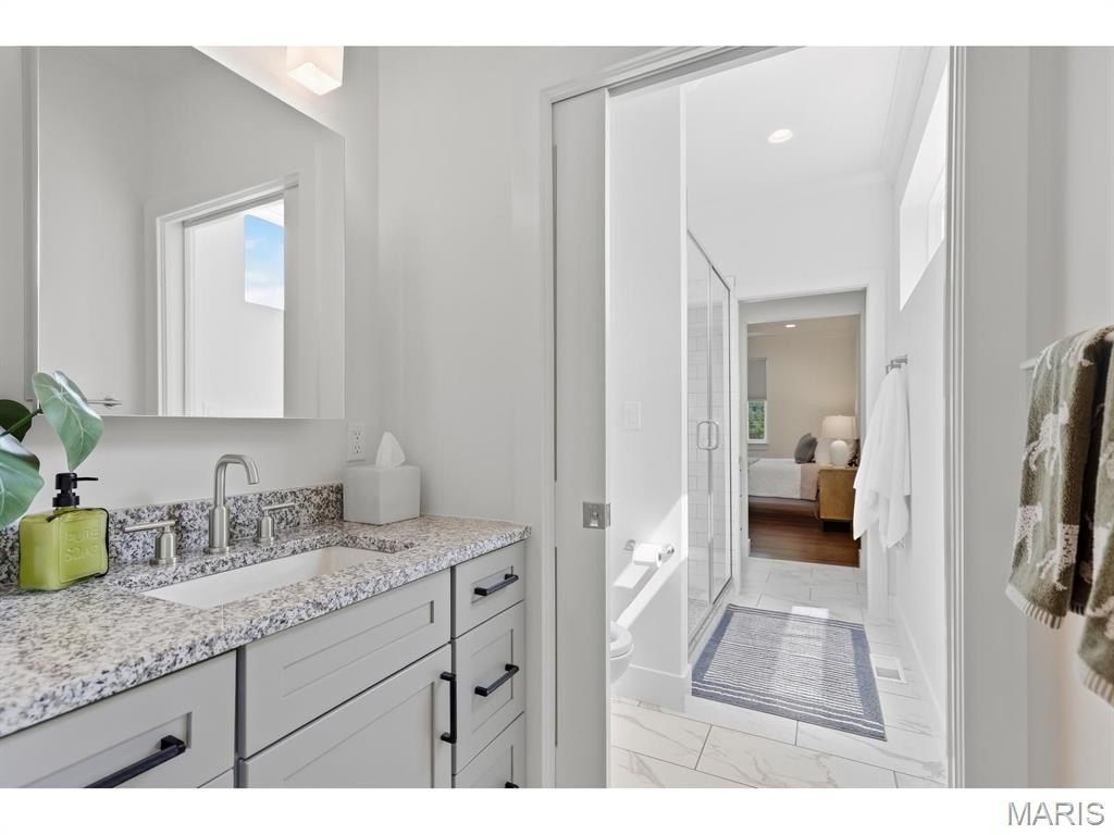 545 Long Acres Lane. Olivette, MO 63132