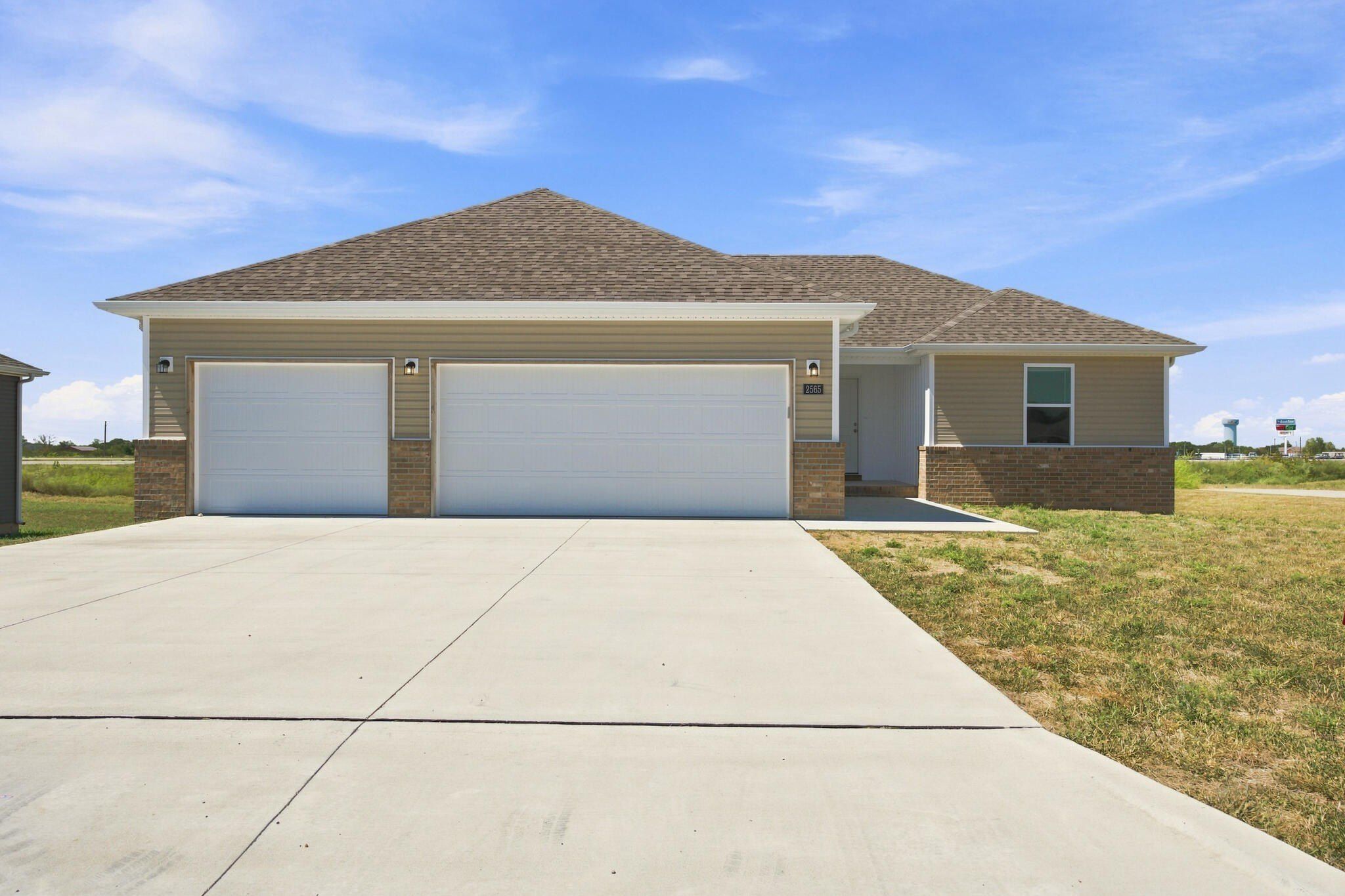 2565 S Cheri Drive. Bolivar, MO 65613