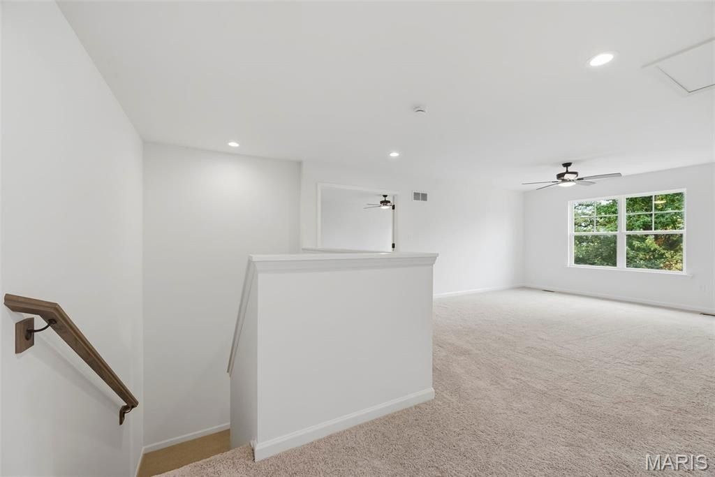 547 Ryehill Drive. St Peters, MO 63376