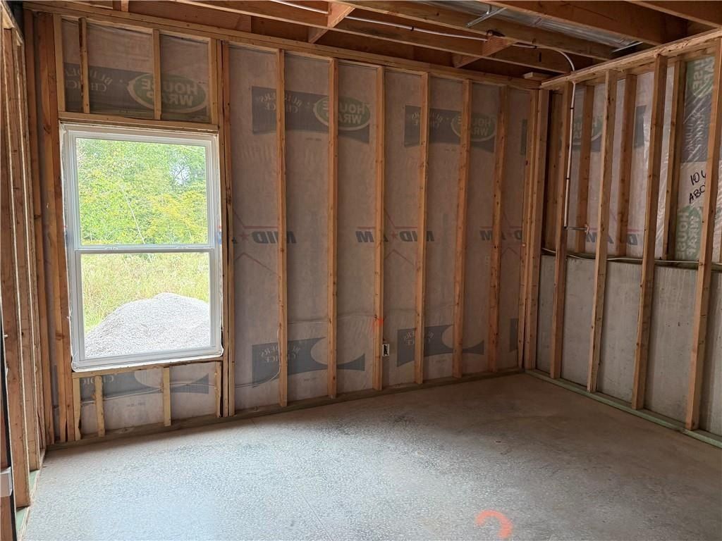2116 Deerfield Terrace. Liberty, MO 64068