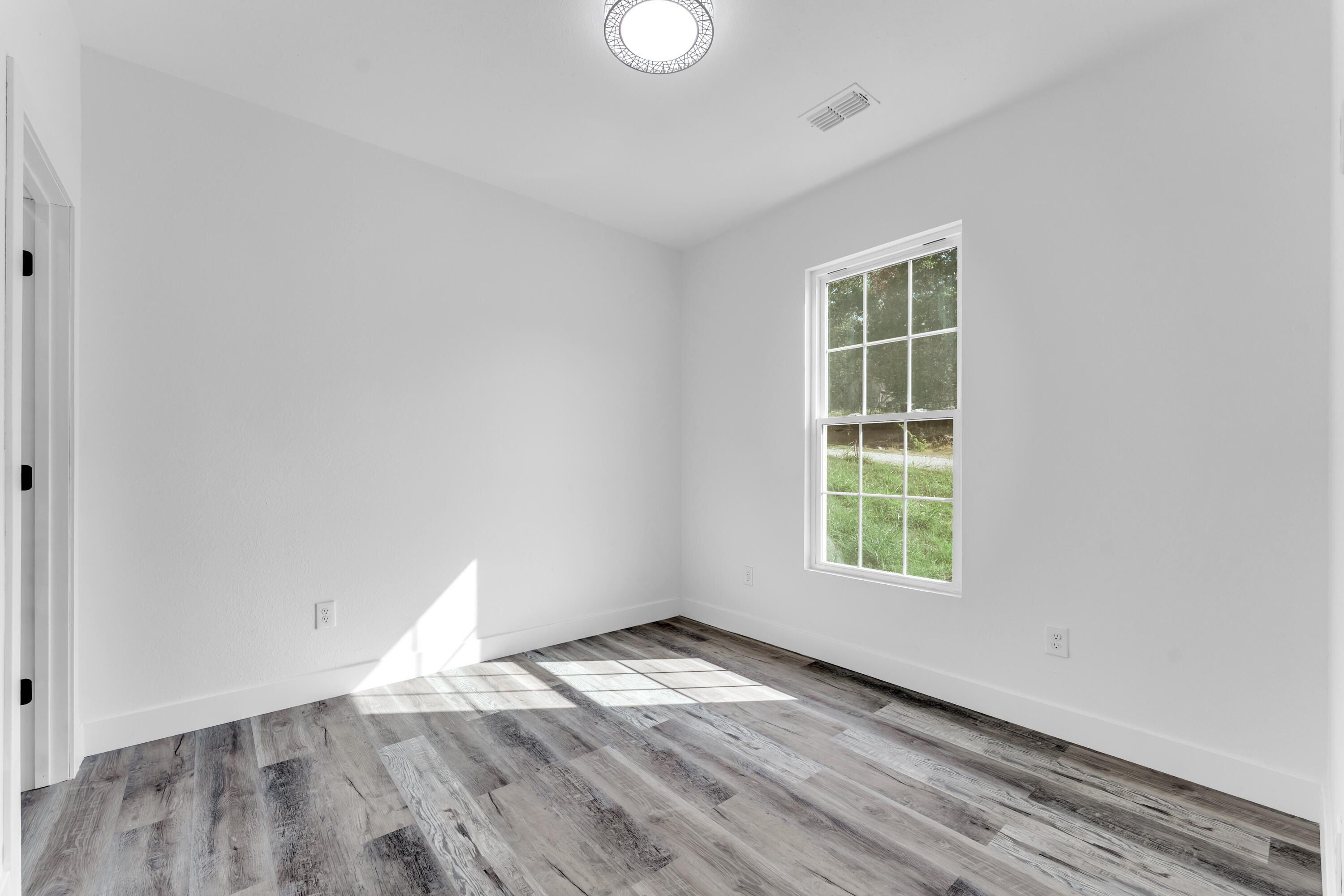 3003 Hawk Road. Rockaway Beach, MO 65740