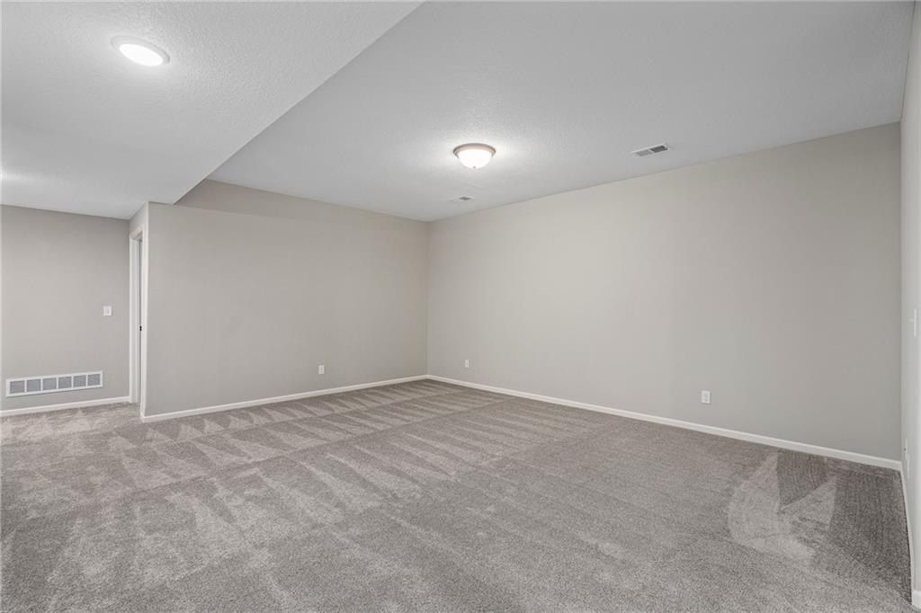 10216 N Winchester Avenue. Kansas City, MO 64156