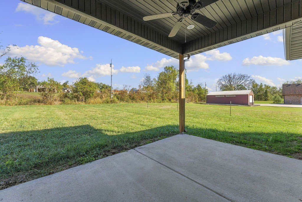 72 Lob Lob Lane. Pineville, MO 64856