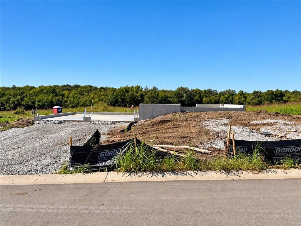 680 S Ranson Place. Independence, MO 64056