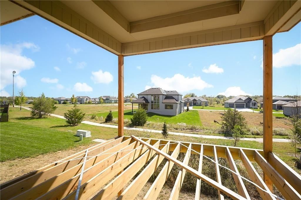 905 Savannah Lane. Greenwood, MO 64034