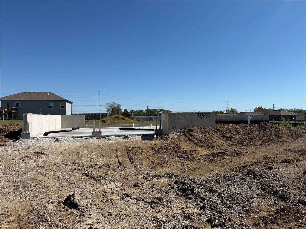 695 S Ranson Place. Independence, MO 64056