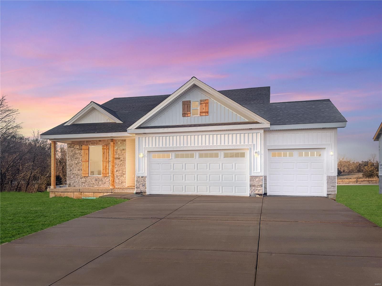 2305 Stone Bridge Court. Washington, MO 63090