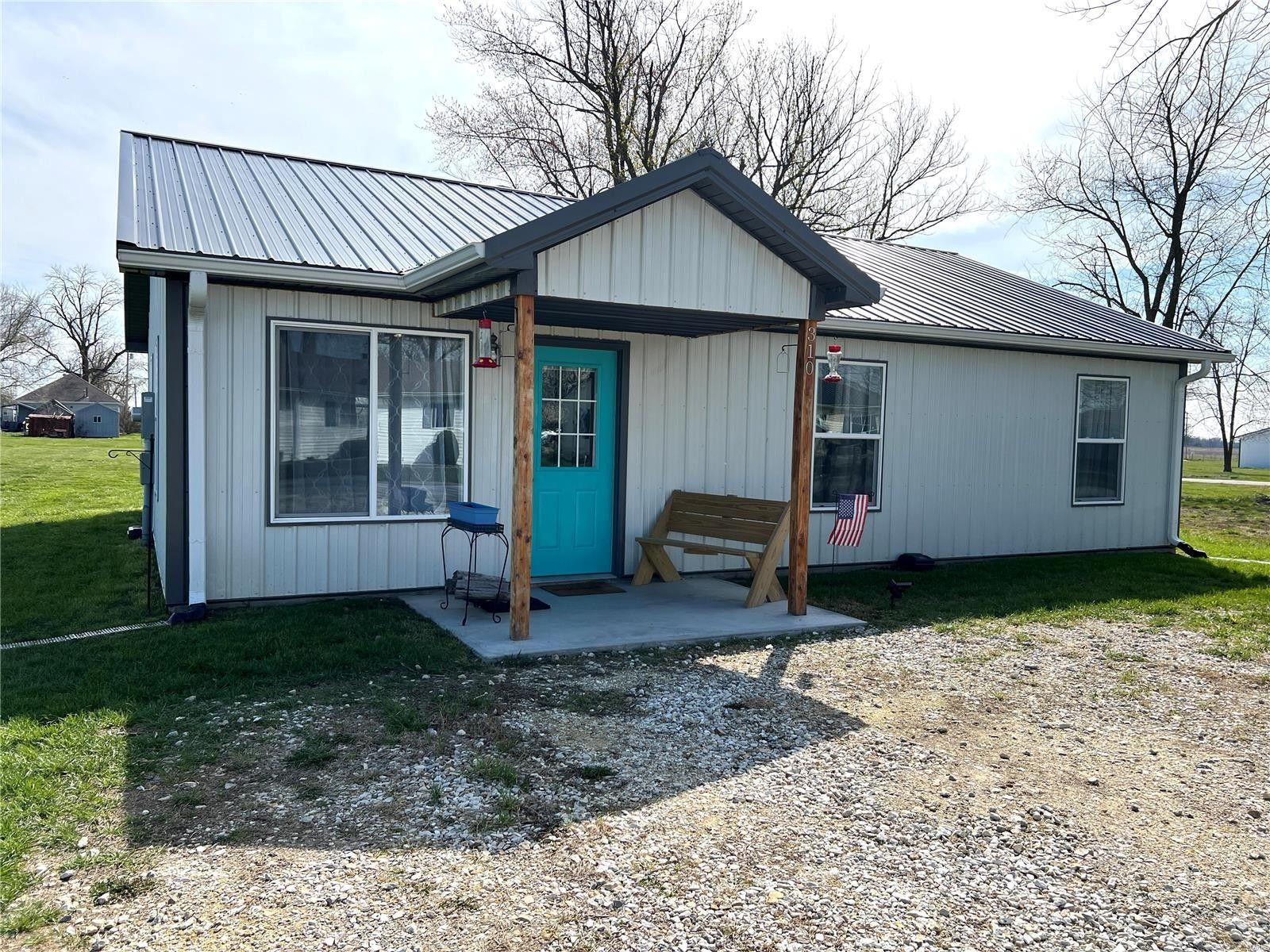 310 West Maple. Curryville, MO 63339