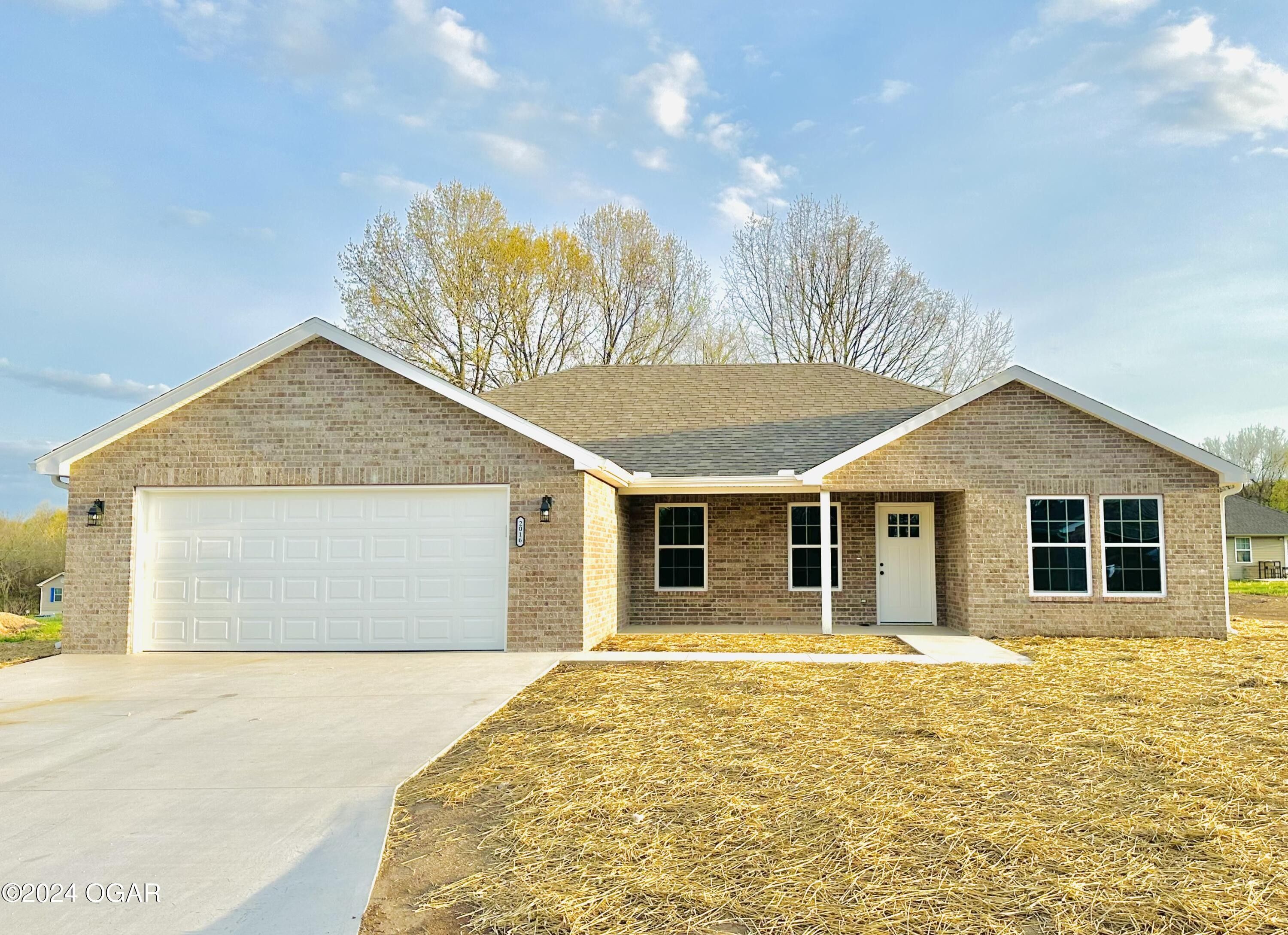 2016 Lakeview Street. Carthage, MO 64836