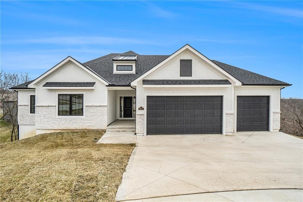 9871 Promenade Drive. Parkville, MO 64152