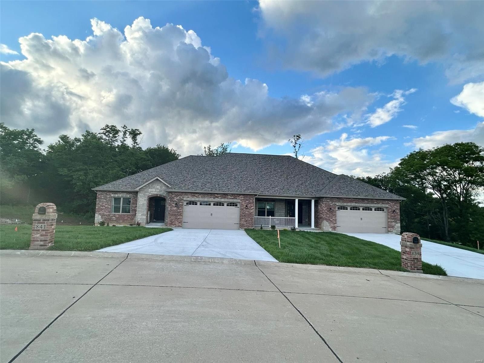 841 Destiny Dr. Villa Ridge, MO 63089