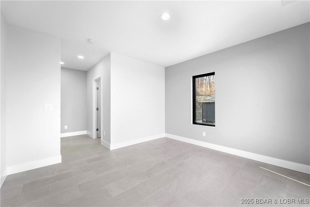 179 Waterford Terrace. Sunrise Beach, MO 65079