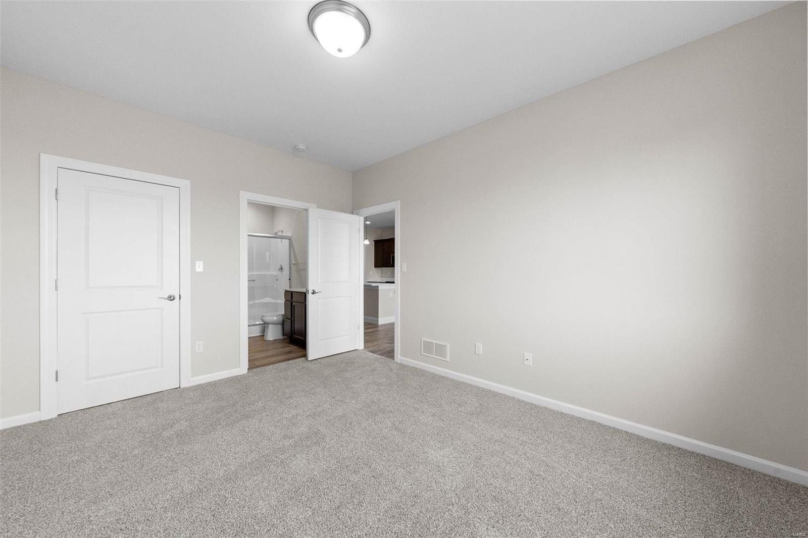 883 Walter Way. Washington, MO 63090