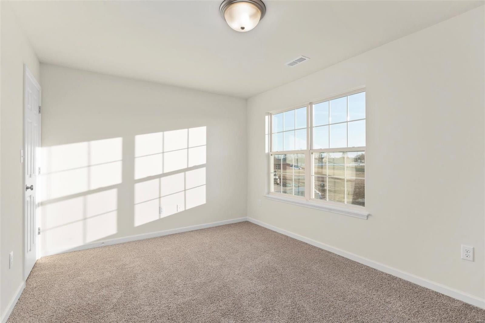 43 Fairmount Grove Drive. St Peters, MO 63376