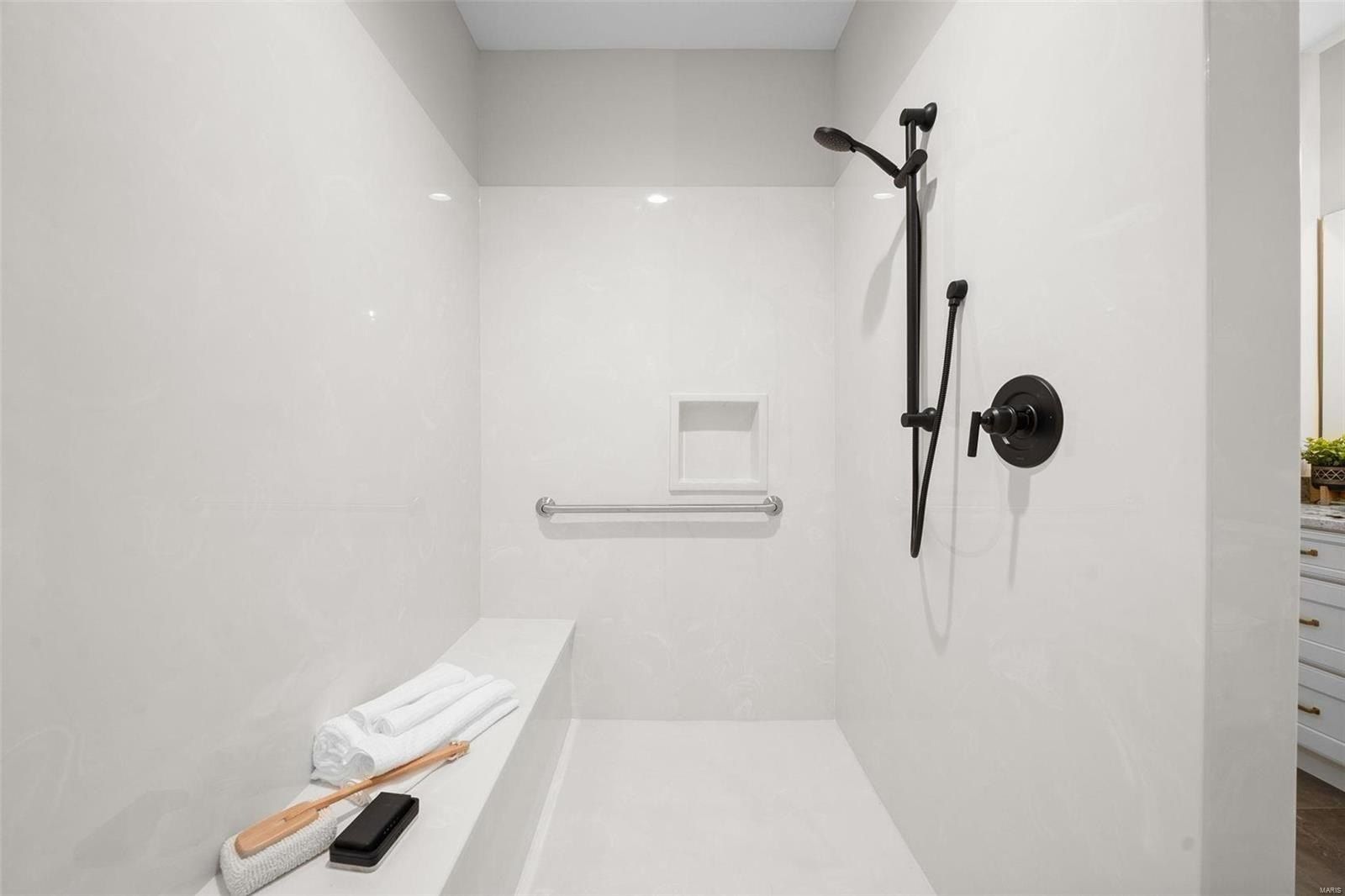 233 Santa Elena Drive. Wentzville, MO 63385