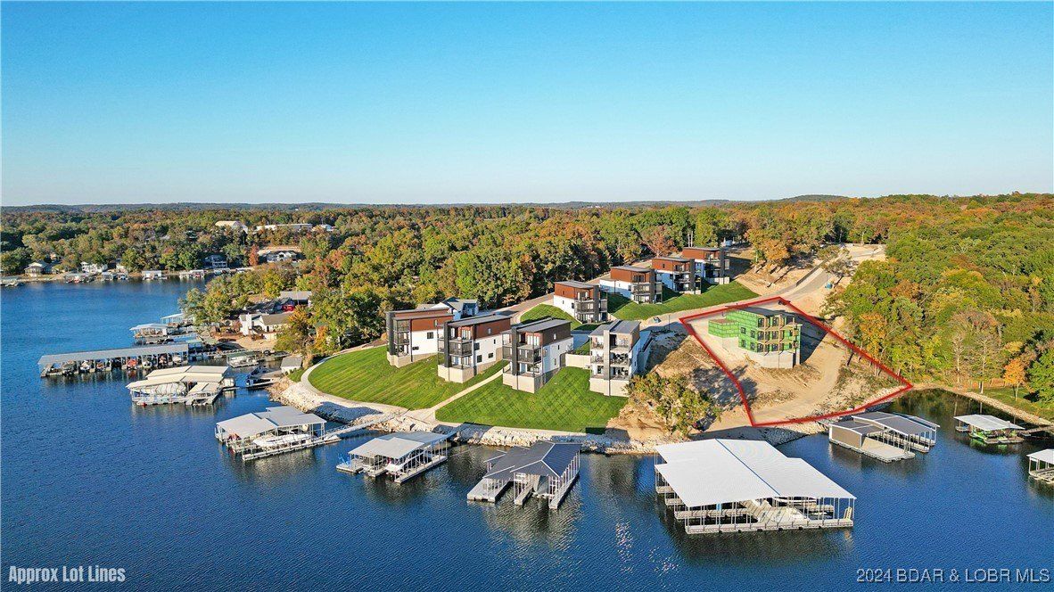 6 Forest Lake Circle. Lake Ozark, MO 65049