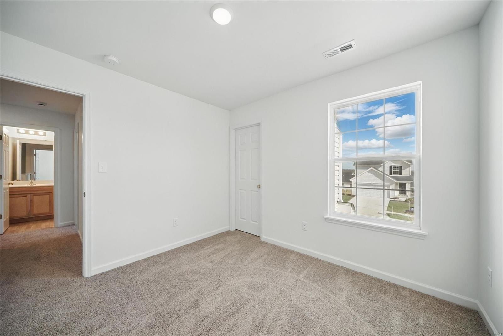 706 Courtshire Crossing. Truesdale, MO 63380