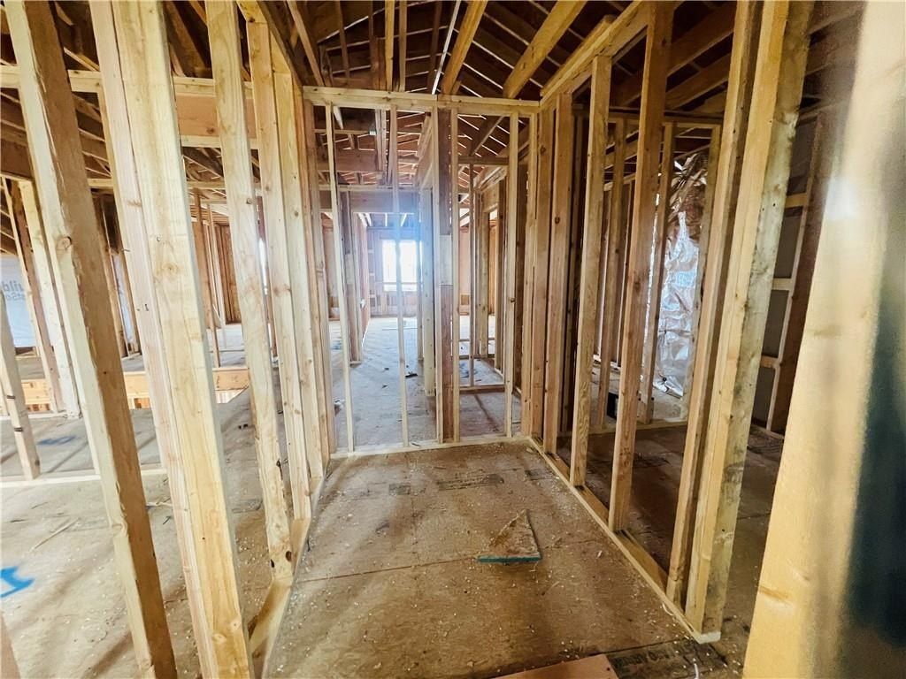 2004 Se Oak Ridge Drive. Oak Grove, MO 64075